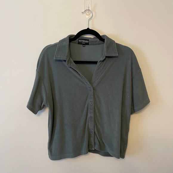 Kittenish M green cropped button down polo St. Patrick’s Day minimalist trendy - Picture 1 of 7